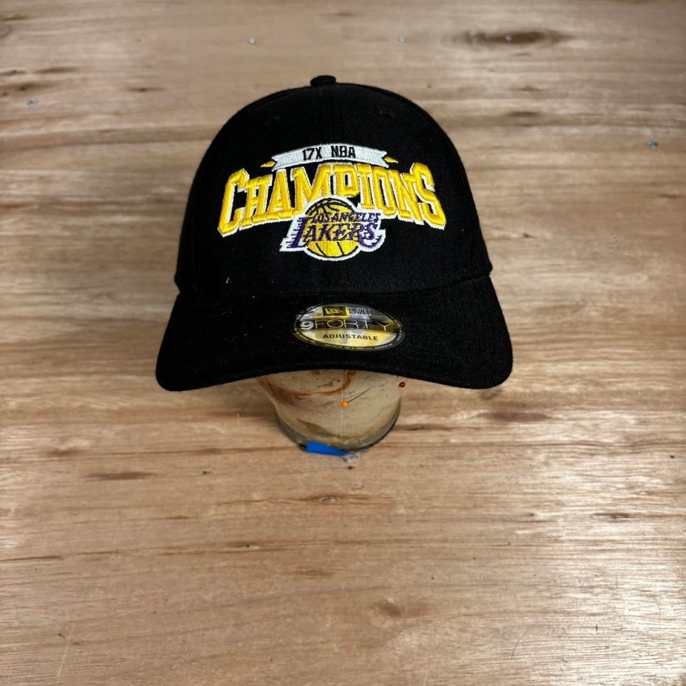 New Era 9FORTY Los Angeles Lakers 17X NBA Champions Adjustable Hat Black Cap - Picture 1 of 5